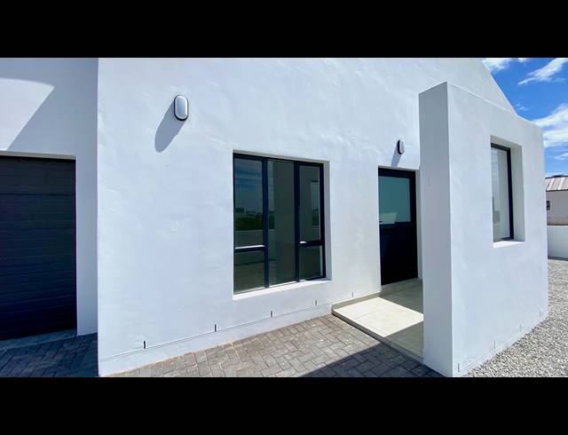 4 BEDROOM HOUSE FOR SALE IN ATLANTIC SANDS PRIVATE ESTATE